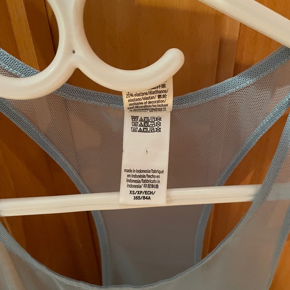 Victoria’s Secret Sport Ombré Mesh Athletic Tank Top - Picture 5 of 5